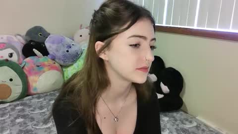 myrawood online show from March 23, 2026, 12:25 am