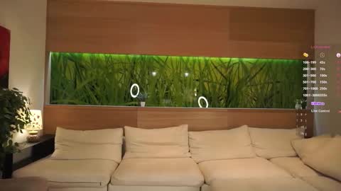 Snapshot of myriambirkett chatting on November 8, 2025, 6:51 pm Greta online show from November 8, 2025, 6:51 pm