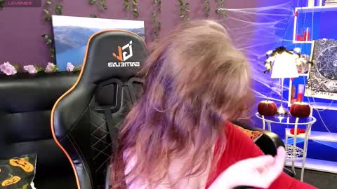 mystery_mary online show from October 30, 2025, 10:49 am