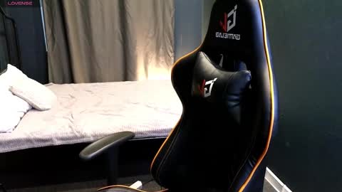 mystery_mary online show from November 30, 2025, 11:14 am