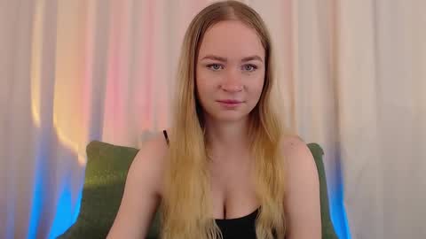 Snapshot of mystic_barbie chatting on September 18, 2025, 12:01 am Barbie online show from September 18, 2025, 12:01 am