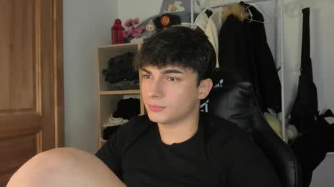 Evan Brown online show from October 15, 2025, 2:17 pm