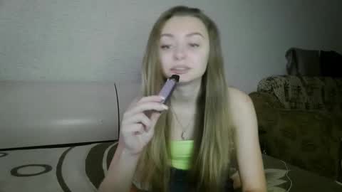 Snapshot of mysticglimmer chatting on December 16, 2025, 11:37 am Anika online show from December 16, 2025, 11:37 am