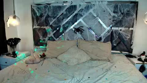 Mystic  online show from October 31, 2025, 3:35 pm