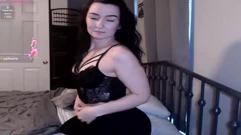 Snapshot of mysticmuse94 chatting on February 5, 2025, 1:54 pm MysticMuse online show from February 5, 2025, 1:54 pm