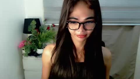 Krestine online show from November 19, 2025, 4:45 am