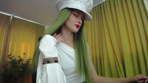 mysticvenus_ online show from October 12, 2025, 7:51 am