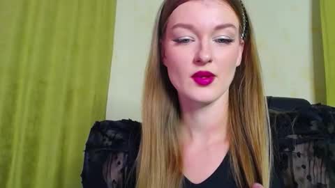 mysticvenus_ online show from December 19, 2025, 3:08 pm