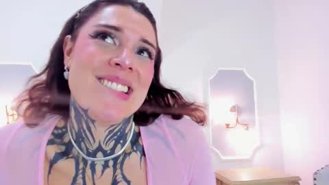 Snapshot of mystikdoll chatting on October 2, 2025, 11:39 am Misteika online show from October 2, 2025, 11:39 am