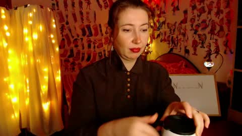 Snapshot of mystydew chatting on February 1, 2025, 12:47 pm MystyDew online show from February 1, 2025, 12:47 pm