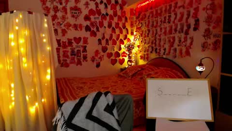 Snapshot of mystydew chatting on March 5, 2025, 2:34 pm MystyDew online show from March 5, 2025, 2:34 pm