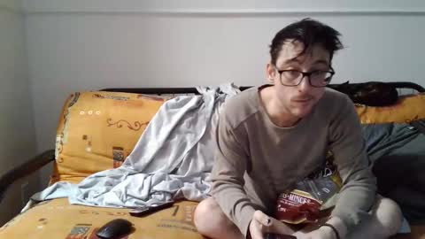 a Ordinary Boy online show from February 8, 2026, 2:04 am