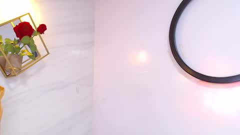 naamah_b online show from January 31, 2025, 5:32 pm