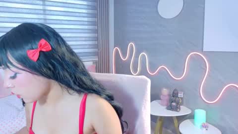 Snapshot of naaomi_cute chatting on October 18, 2025, 8:53 pm naaomi_cute online show from October 18, 2025, 8:53 pm