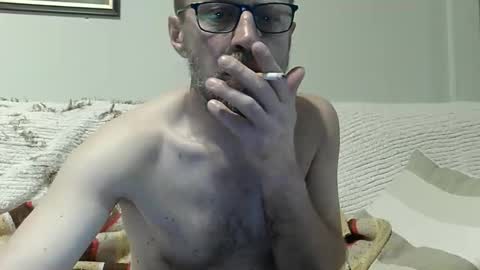 nachtigall25 online show from February 3, 2026, 5:27 am