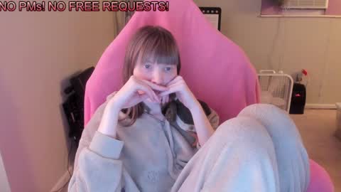 Snapshot of nacmar chatting on December 9, 2024, 3:54 pm Natalie Marlo online show from December 9, 2024, 3:54 pm