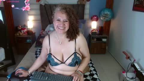 nadia_84 online show from March 22, 2026, 1:47 pm