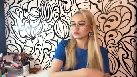 Snapshot of nadiaknake chatting on February 27, 2026, 11:21 am Katrin online show from February 27, 2026, 11:21 am