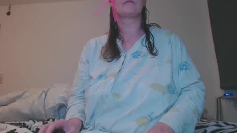 Snapshot of nadine321 chatting on December 22, 2024, 7:10 pm Nadine online show from December 22, 2024, 7:10 pm