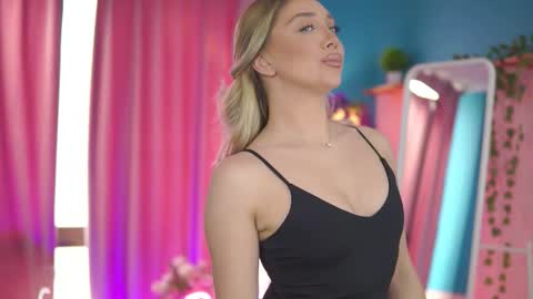 Snapshot of nadyablue chatting on March 2, 2026, 7:15 am Nadia online show from March 2, 2026, 7:15 am