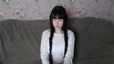 Naemi online show from March 26, 2026, 4:56 pm