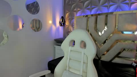 Snapshot of nahia_low chatting on December 19, 2024, 2:34 am  Valeria  online show from December 19, 2024, 2:34 am