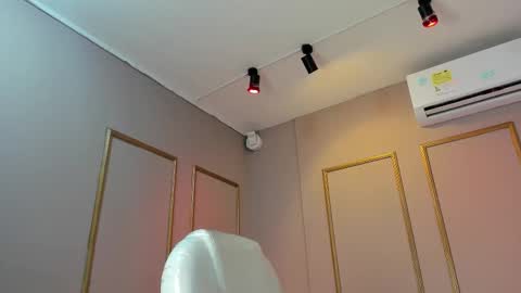 Nahimi online show from December 20, 2025, 7:10 pm