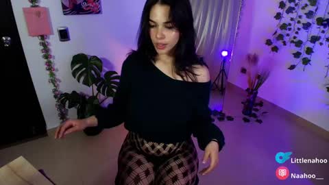 Snapshot of naho_4269 chatting on February 14, 2025, 1:34 am Naho  Sigueme en mis Redes Sociales Follow me on my social networks online show from February 14, 2025, 1:34 am