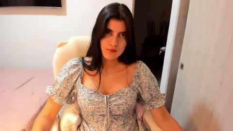 independent model online show from November 4, 2025, 1:48 am