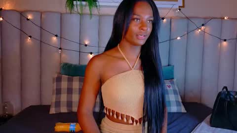  VICTORIA  online show from November 19, 2025, 7:36 pm