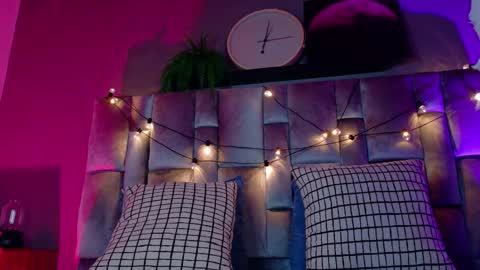  VICTORIA  online show from March 21, 2026, 7:17 pm