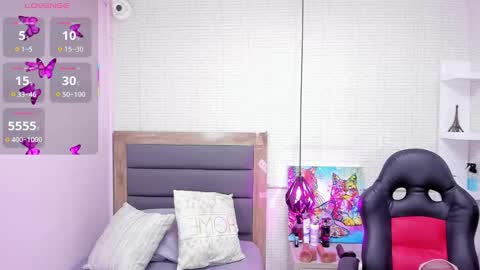   SHELBY   online show from September 19, 2025, 12:06 pm