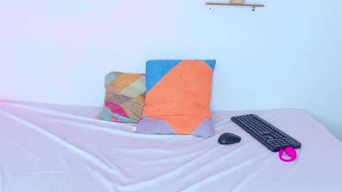 nahomy_james25 online show from January 21, 2025, 3:43 pm