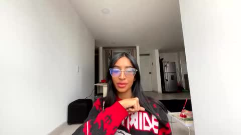 Nahomy  online show from December 21, 2025, 8:49 pm