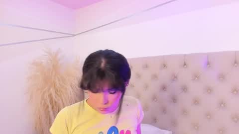 nahomyrusell online show from April 11, 2026, 1:37 pm