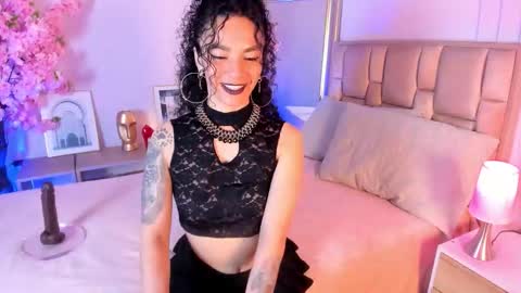 Ana online show from December 1, 2025, 9:53 pm