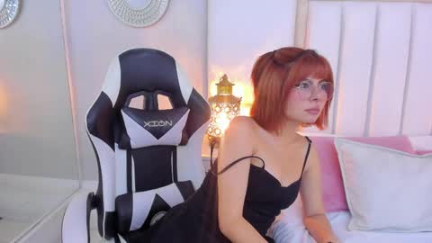 Snapshot of naiamendoza chatting on April 11, 2026, 3:11 am Naia online show from April 11, 2026, 3:11 am