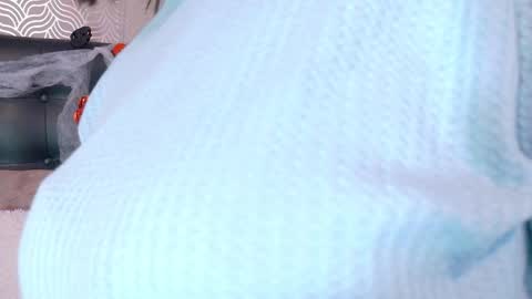 naiaramasson_ online show from October 20, 2025, 12:16 pm