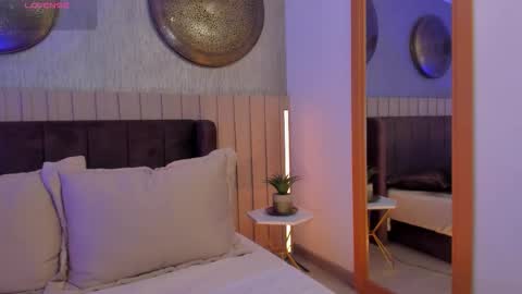 Naisha Ford online show from November 12, 2025, 12:38 pm