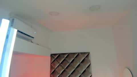 INSTAGRAM  m2221     online show from December 2, 2024, 9:56 am