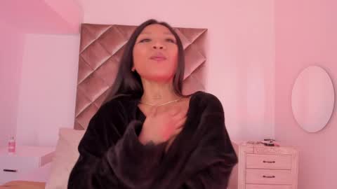 INSTAGRAM  m2221     online show from January 9, 2025, 2:07 pm