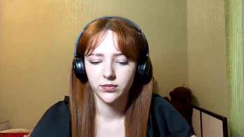 Snapshot of nakitawiggin chatting on February 17, 2026, 10:01 am Luna online show from February 17, 2026, 10:01 am