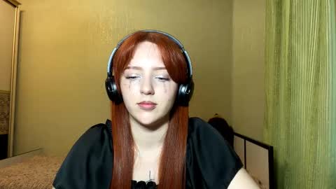 Snapshot of nakitawiggin chatting on February 22, 2026, 10:25 am Luna online show from February 22, 2026, 10:25 am