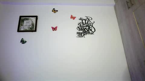 N A L A  NEW instagram nala jordan08 online show from April 1, 2026, 1:41 pm