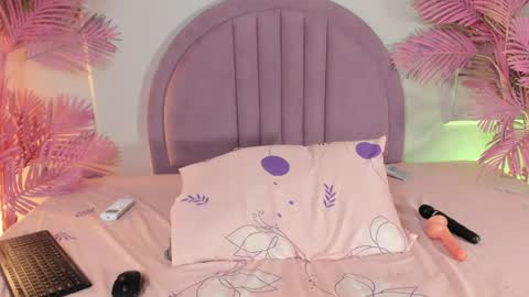 nalapalmer online show from May 22, 2026, 11:43 pm
