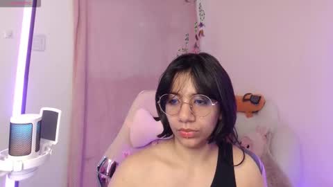 nami_usagi online show from October 21, 2025, 12:28 pm