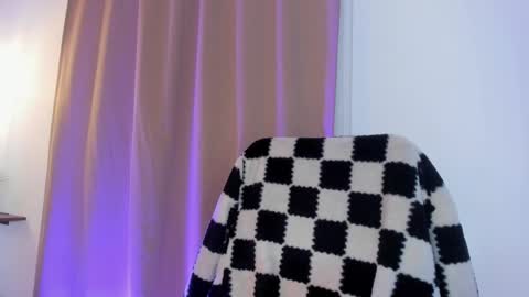 namiko_park online show from December 23, 2024, 6:48 pm