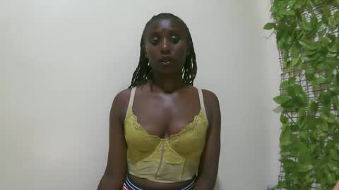 nana2095 online show from May 26, 2026, 9:44 pm