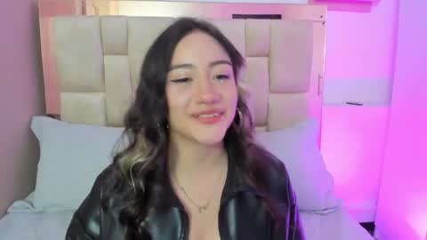 Nana online show from December 20, 2025, 3:24 am