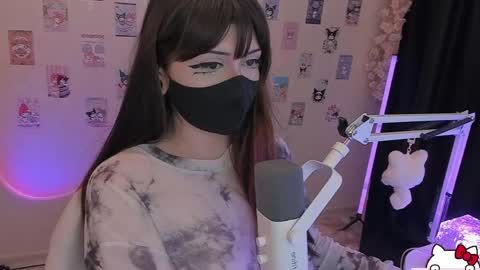 Nanamin online show from April 14, 2026, 4:40 am